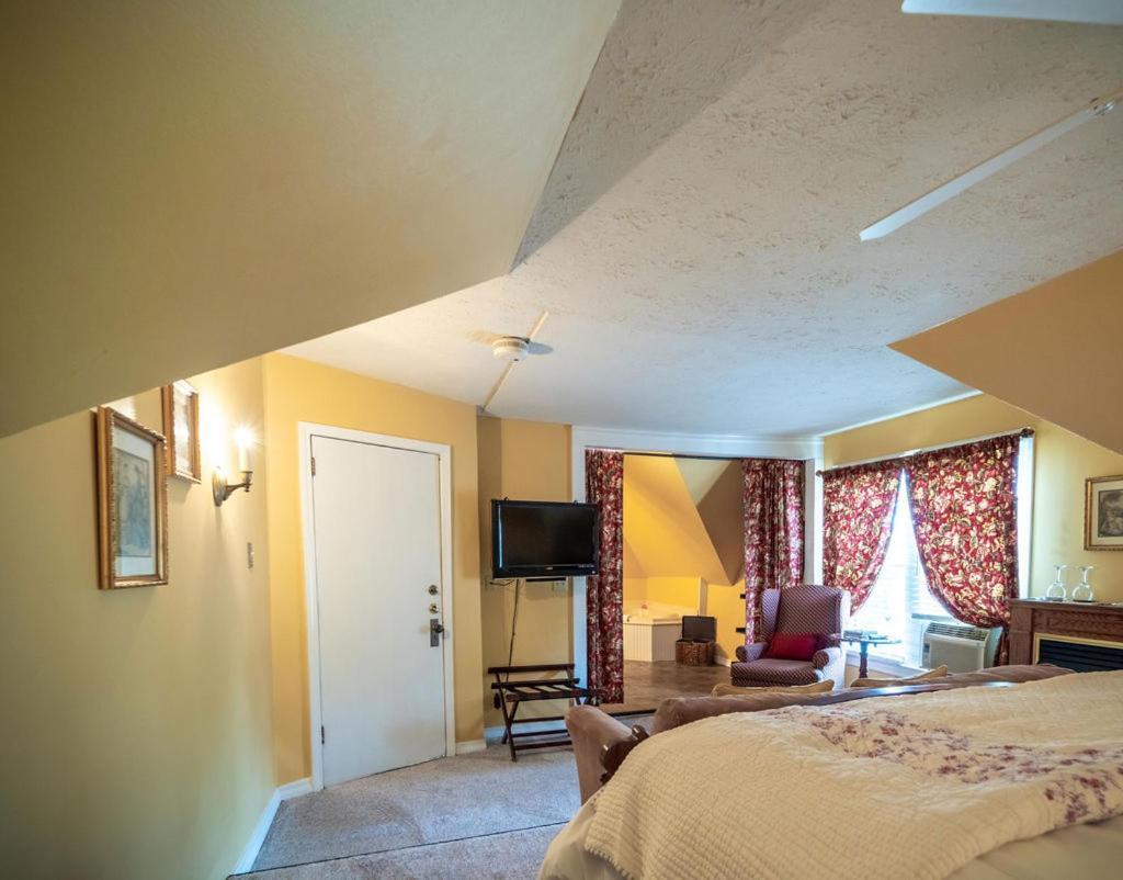 يوريكا سبرينغز 5 Ojo Inn Bed And Breakfast المظهر الخارجي الصورة