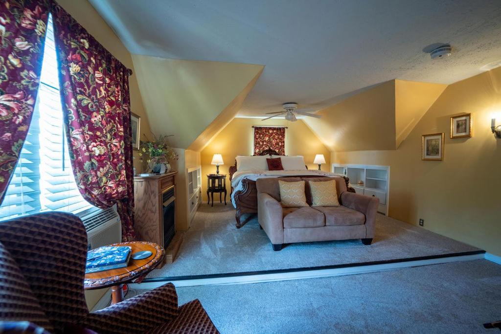 يوريكا سبرينغز 5 Ojo Inn Bed And Breakfast المظهر الخارجي الصورة